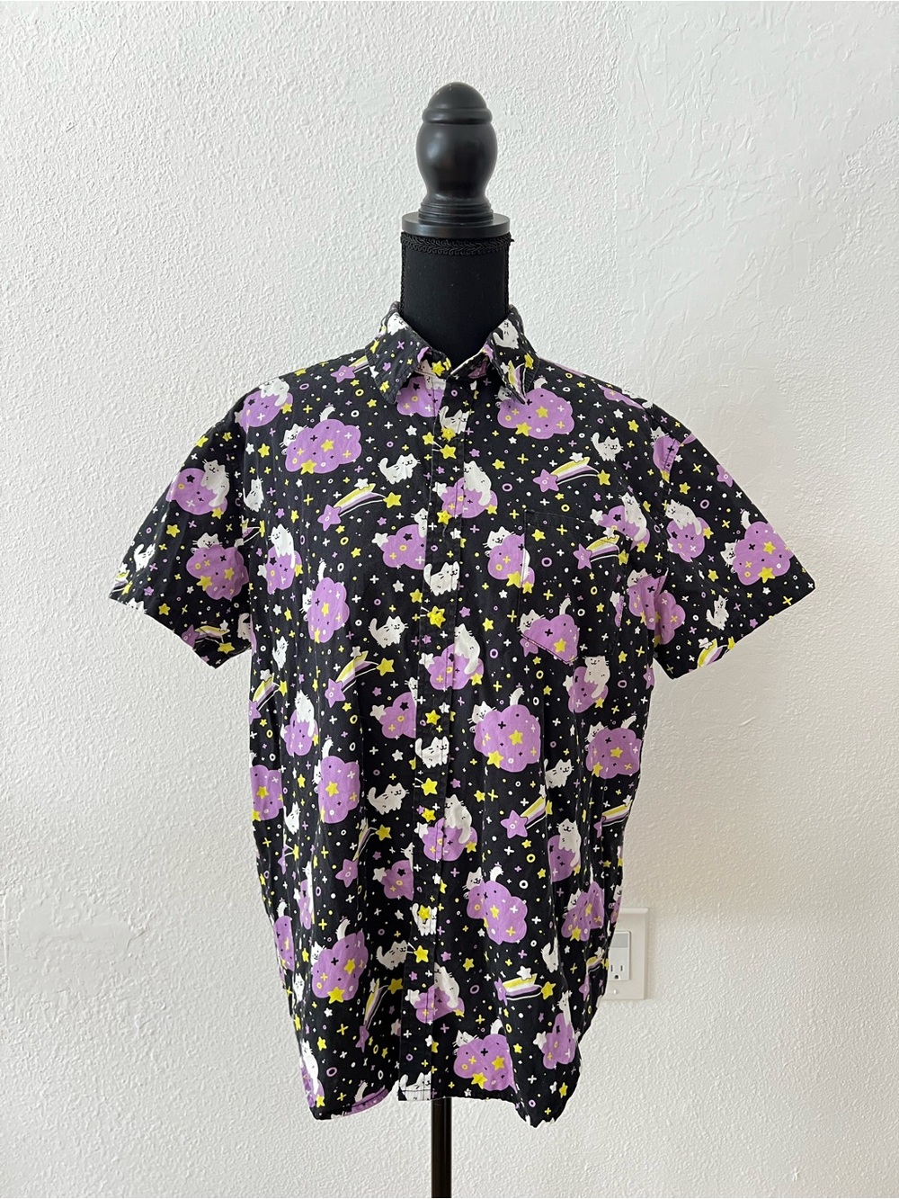 Crowlines Women's Cosmic Sky Shortsleeve Celestial Cat Shirt Size Small Harajuku